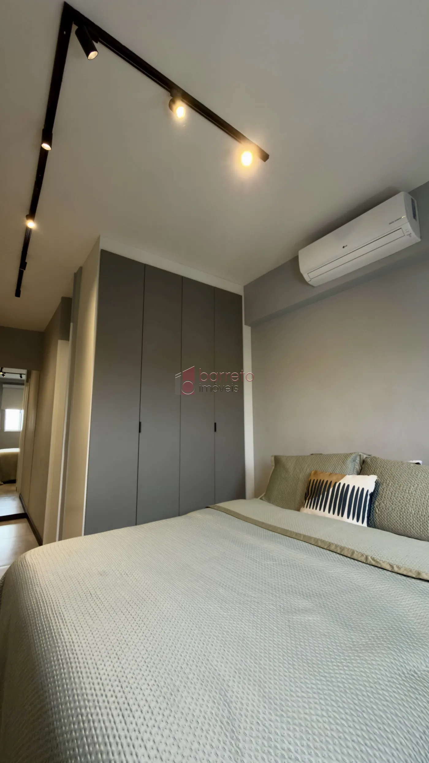 APARTAMENTO MOBILIADO À VENDA NO CONDOMÍNIO GRAND CLUB – JUNDIAÍ/SP