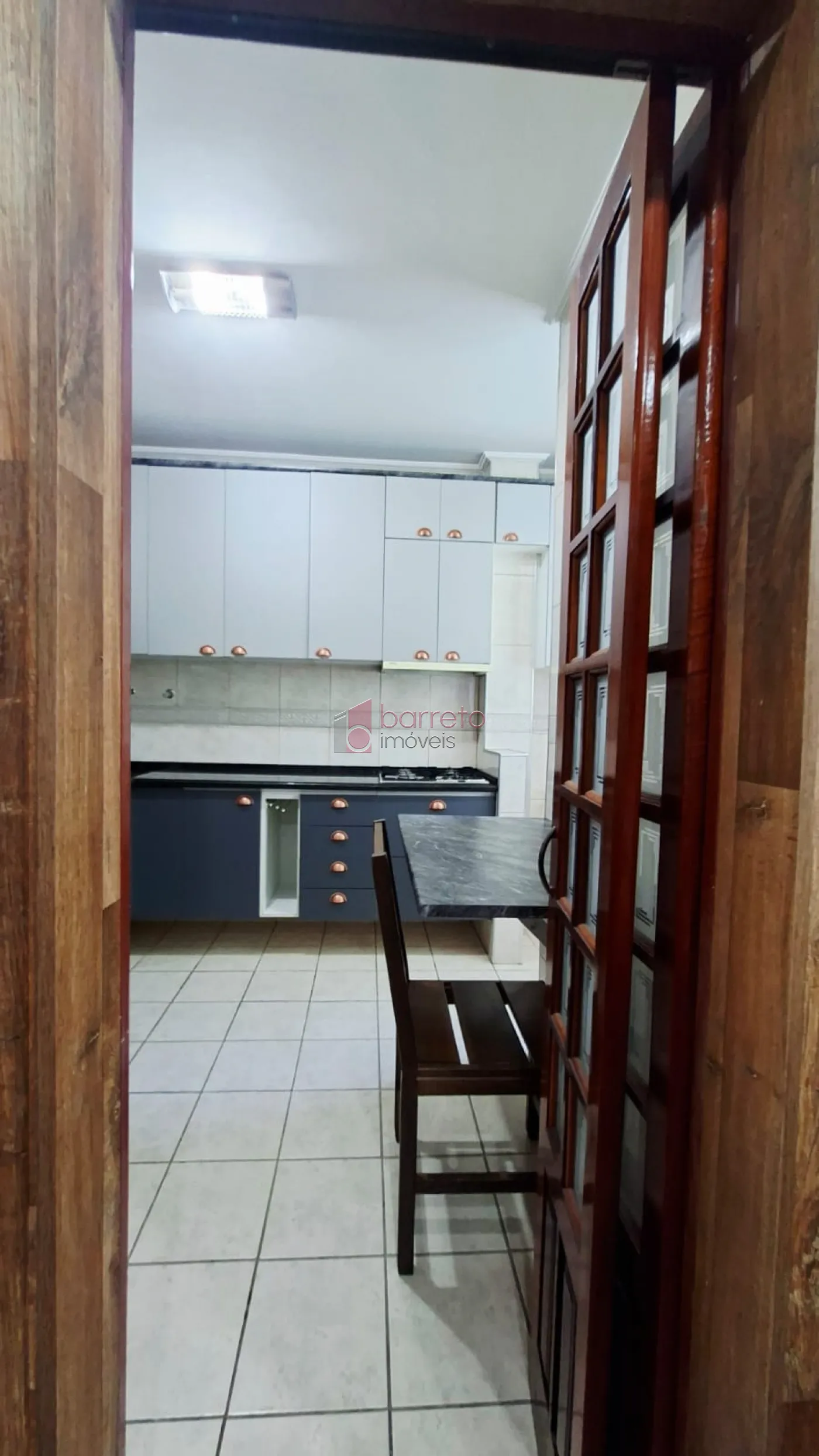 APARTAMENTO MOBILIADO PARA VENDA E LOCAÇÃO NO CONDOMÍNIO CHÁCARA DAS FLORES II – JUNDIAÍ/SP