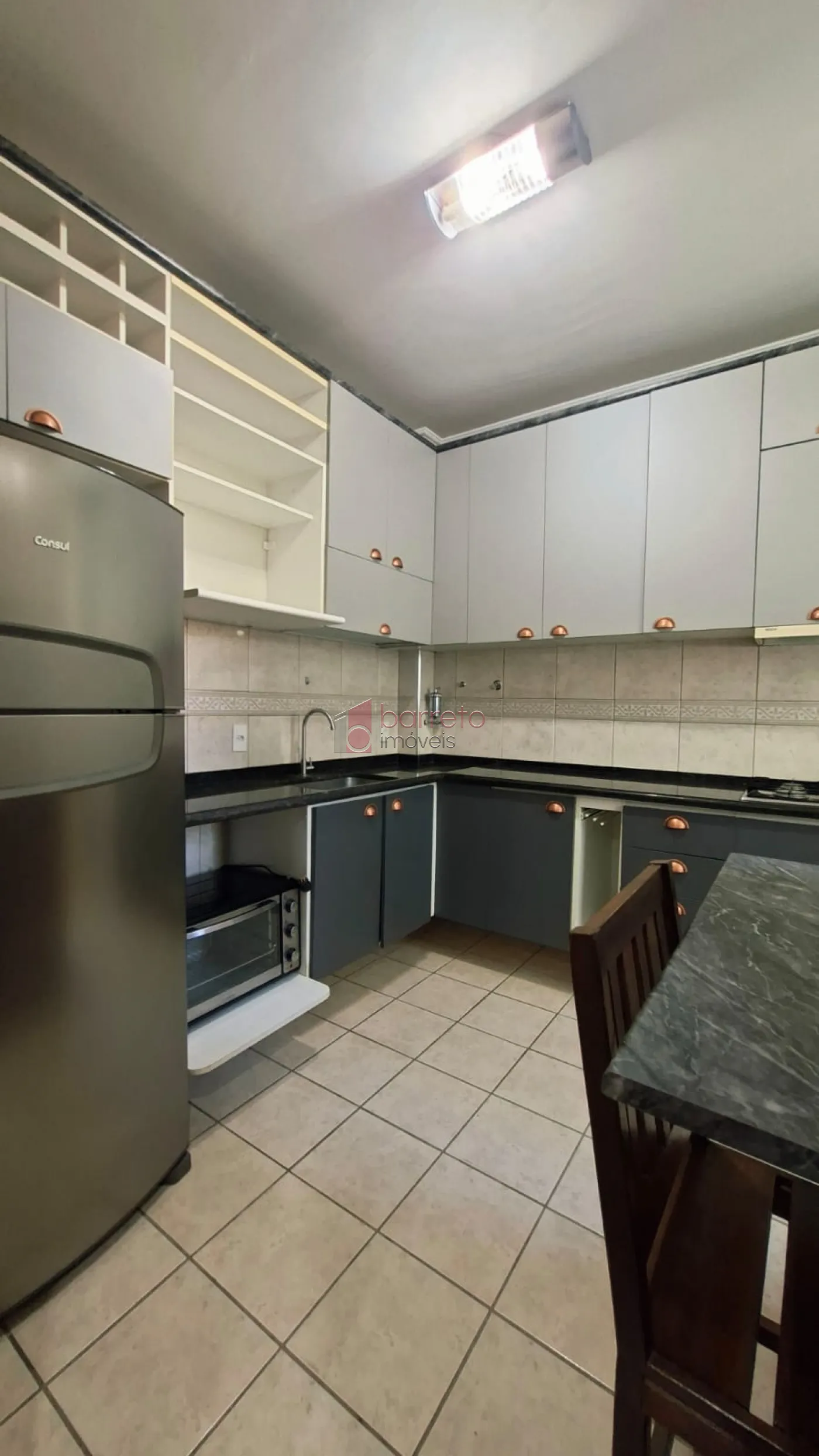 APARTAMENTO MOBILIADO PARA VENDA E LOCAÇÃO NO CONDOMÍNIO CHÁCARA DAS FLORES II – JUNDIAÍ/SP