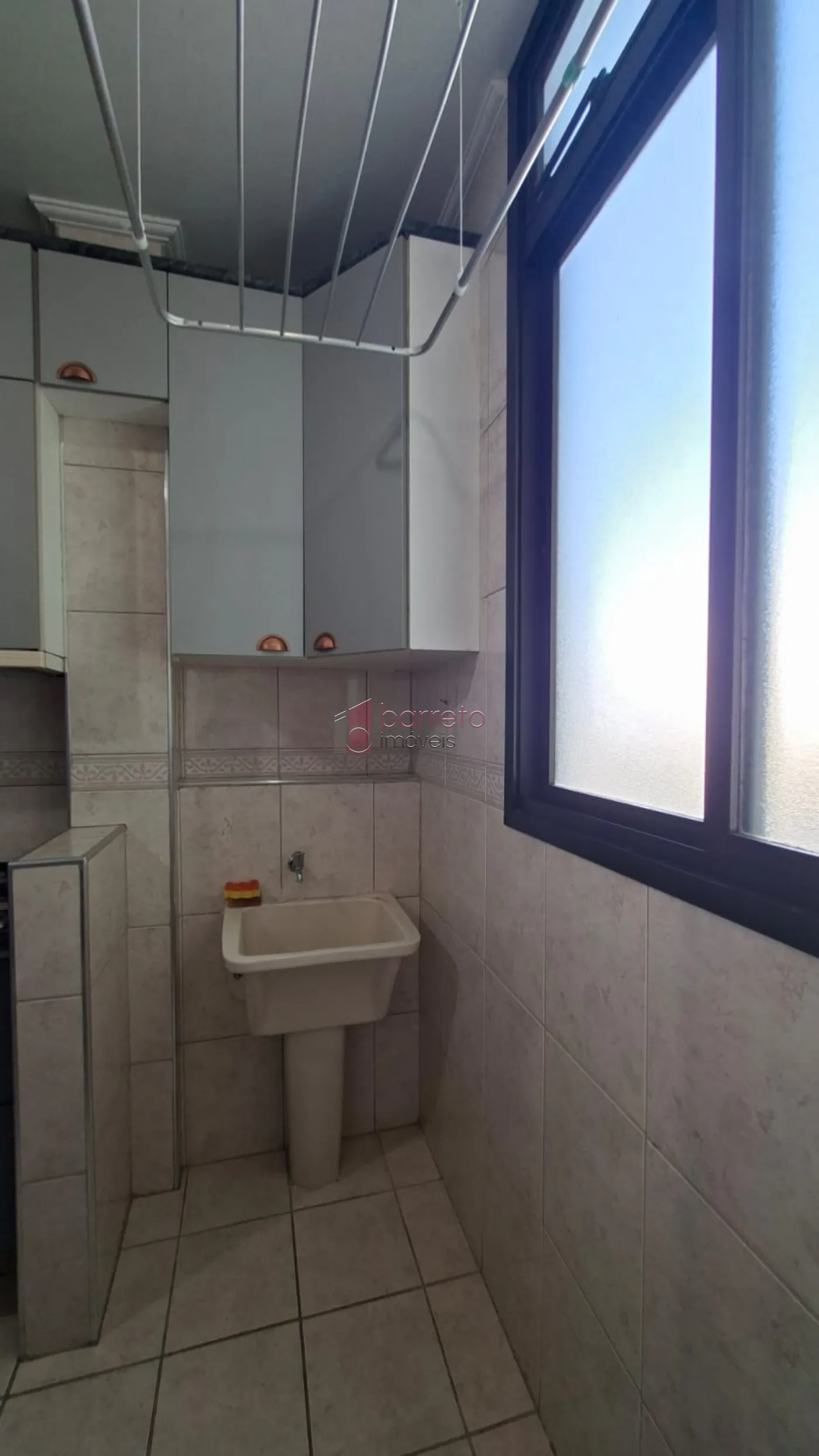 APARTAMENTO MOBILIADO PARA VENDA E LOCAÇÃO NO CONDOMÍNIO CHÁCARA DAS FLORES II – JUNDIAÍ/SP