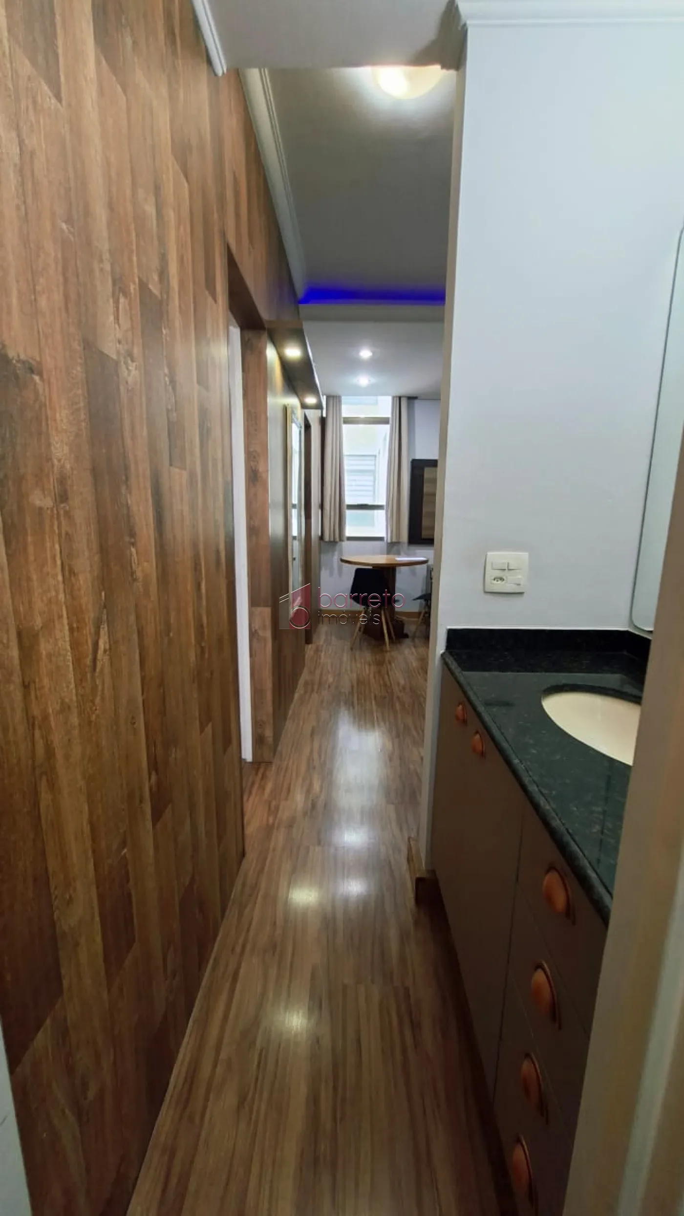 APARTAMENTO MOBILIADO PARA VENDA E LOCAÇÃO NO CONDOMÍNIO CHÁCARA DAS FLORES II – JUNDIAÍ/SP