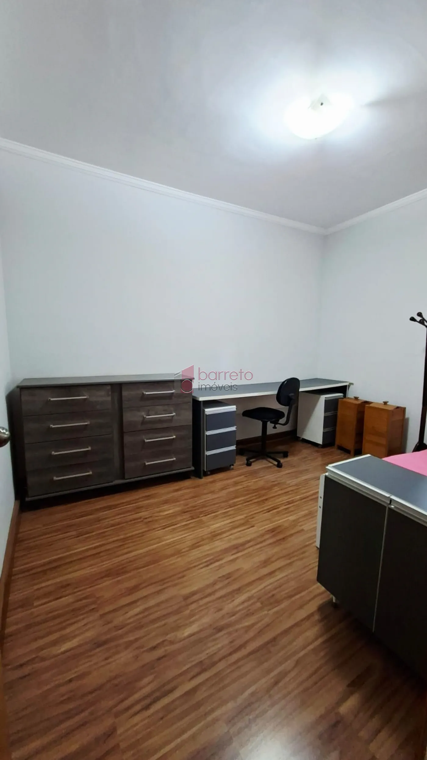 APARTAMENTO MOBILIADO PARA VENDA E LOCAÇÃO NO CONDOMÍNIO CHÁCARA DAS FLORES II – JUNDIAÍ/SP