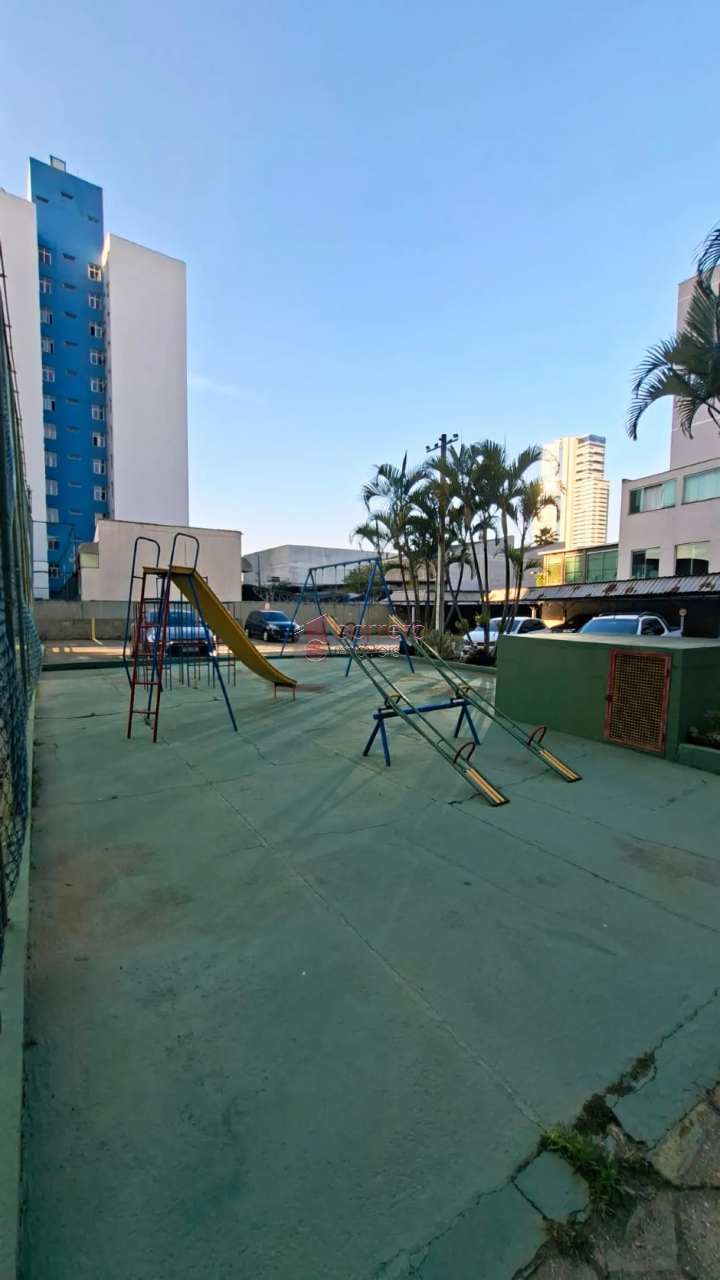 APARTAMENTO MOBILIADO PARA VENDA E LOCAÇÃO NO CONDOMÍNIO CHÁCARA DAS FLORES II – JUNDIAÍ/SP