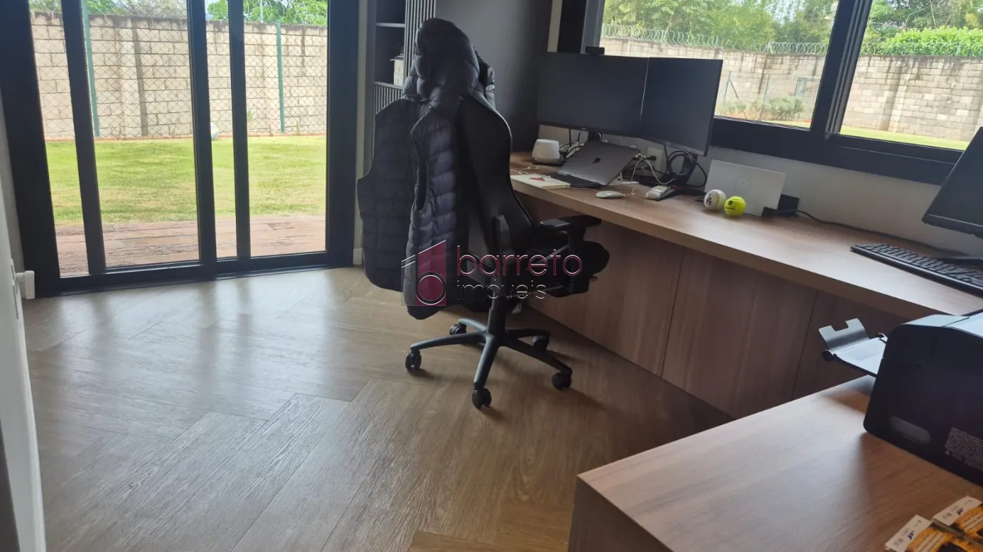 CASA COM 04 SUÍTES À VENDA NO CONDOMÍNIO TERRAS DO CAXAMBÚ EM JUNDIAÍ/SP