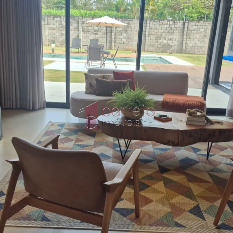 CASA COM 04 SUÍTES À VENDA NO CONDOMÍNIO TERRAS DO CAXAMBÚ EM JUNDIAÍ/SP