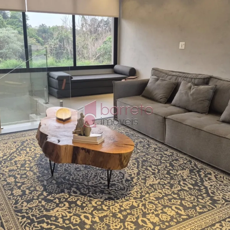 CASA COM 04 SUÍTES À VENDA NO CONDOMÍNIO TERRAS DO CAXAMBÚ EM JUNDIAÍ/SP