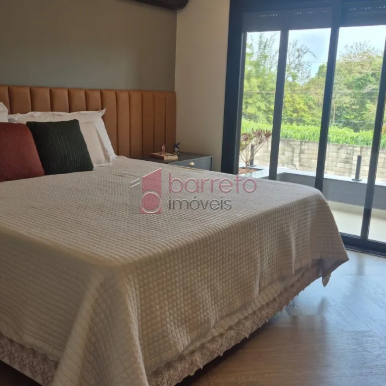 CASA COM 04 SUÍTES À VENDA NO CONDOMÍNIO TERRAS DO CAXAMBÚ EM JUNDIAÍ/SP