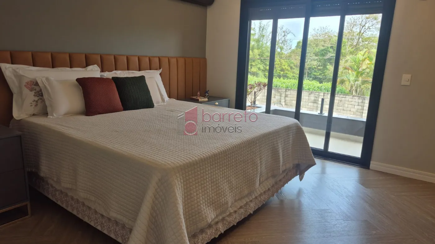 CASA COM 04 SUÍTES À VENDA NO CONDOMÍNIO TERRAS DO CAXAMBÚ EM JUNDIAÍ/SP