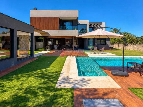 CASA COM 04 SUÍTES À VENDA NO CONDOMÍNIO TERRAS DO CAXAMBÚ EM JUNDIAÍ/SP