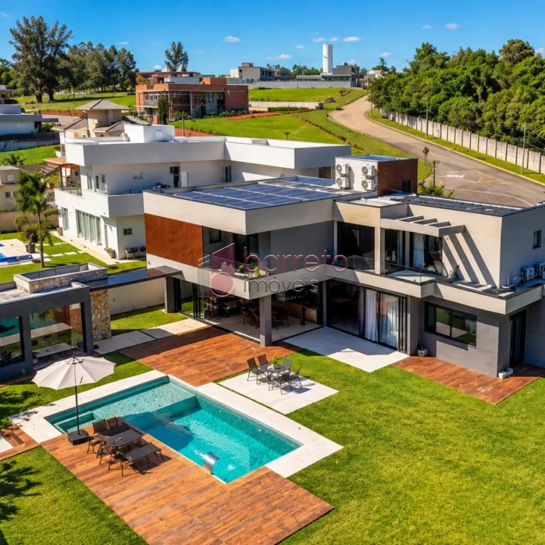 CASA COM 04 SUÍTES À VENDA NO CONDOMÍNIO TERRAS DO CAXAMBÚ EM JUNDIAÍ/SP