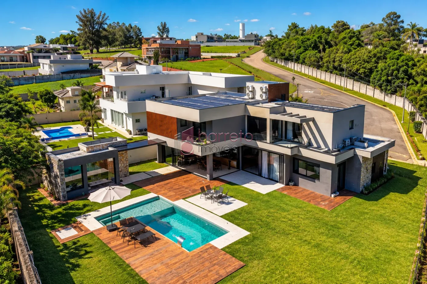 CASA COM 04 SUÍTES À VENDA NO CONDOMÍNIO TERRAS DO CAXAMBÚ EM JUNDIAÍ/SP