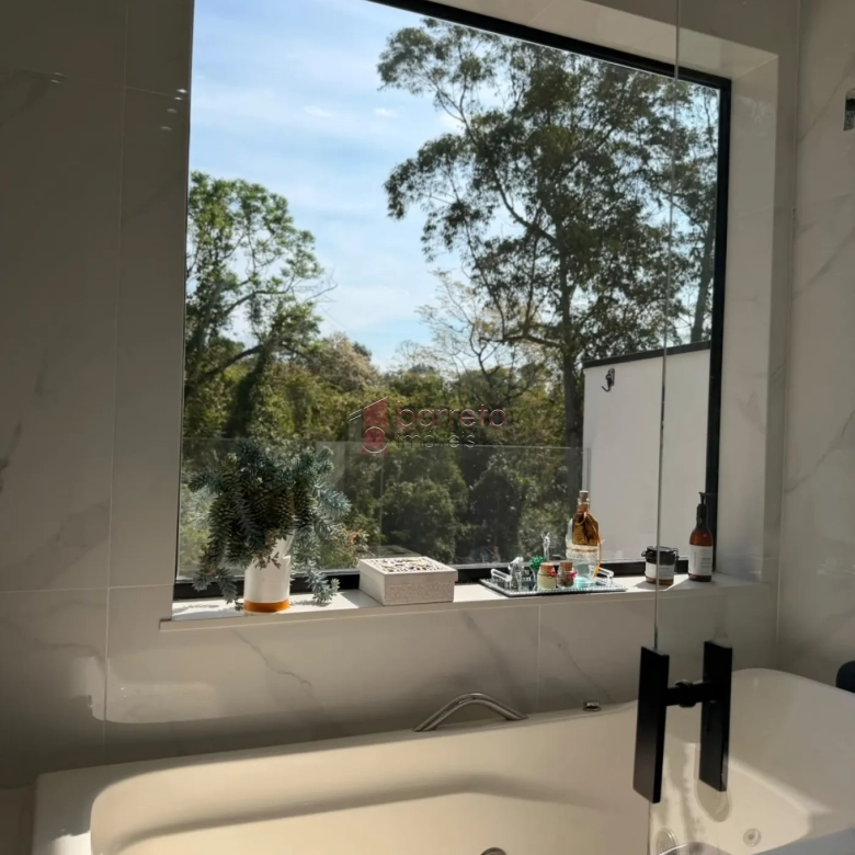 CASA SOBRADO COM 03 SUÍTES À VENDA PORTEIRA FECHADA NO CONDOMÍNIO RESERVA DA MATA – JUNDIAÍ/SP
