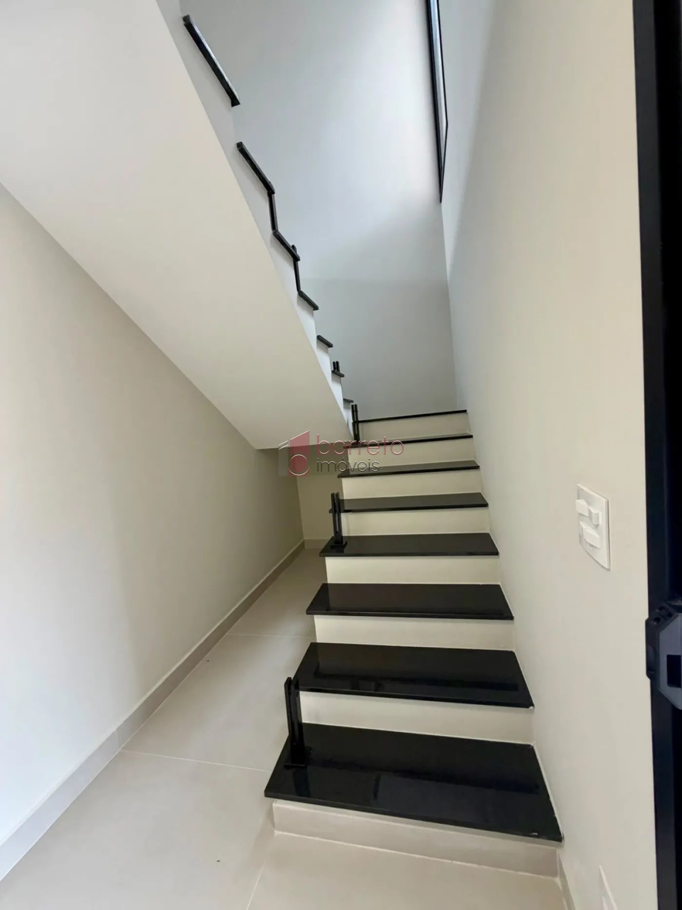 SOBRADO À VENDA – 03 QUARTOS – CONDOMÍNIO RESERVA ERMIDA II – JUNDIAÍ/SP