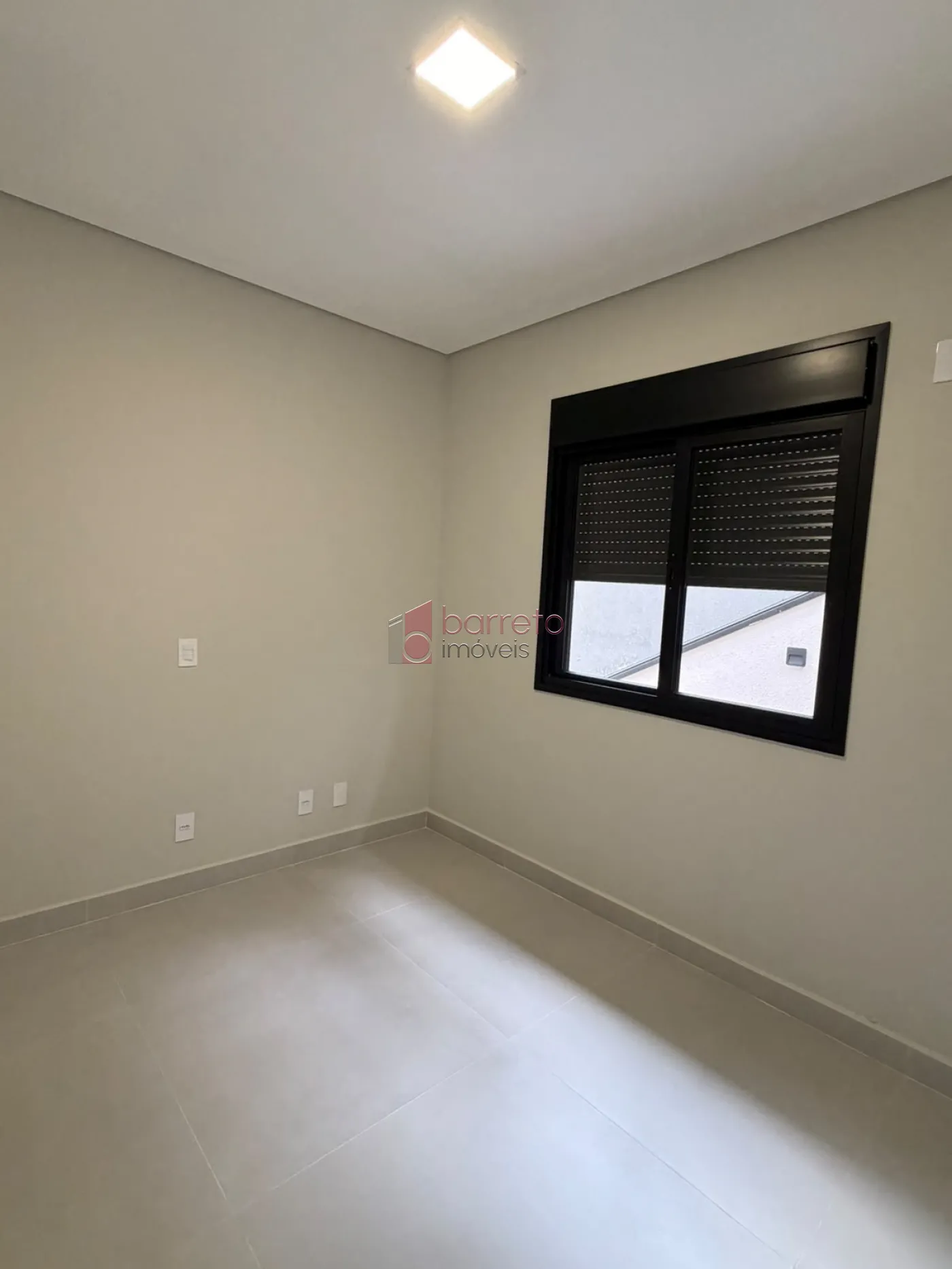 SOBRADO À VENDA – 03 QUARTOS – CONDOMÍNIO RESERVA ERMIDA II – JUNDIAÍ/SP