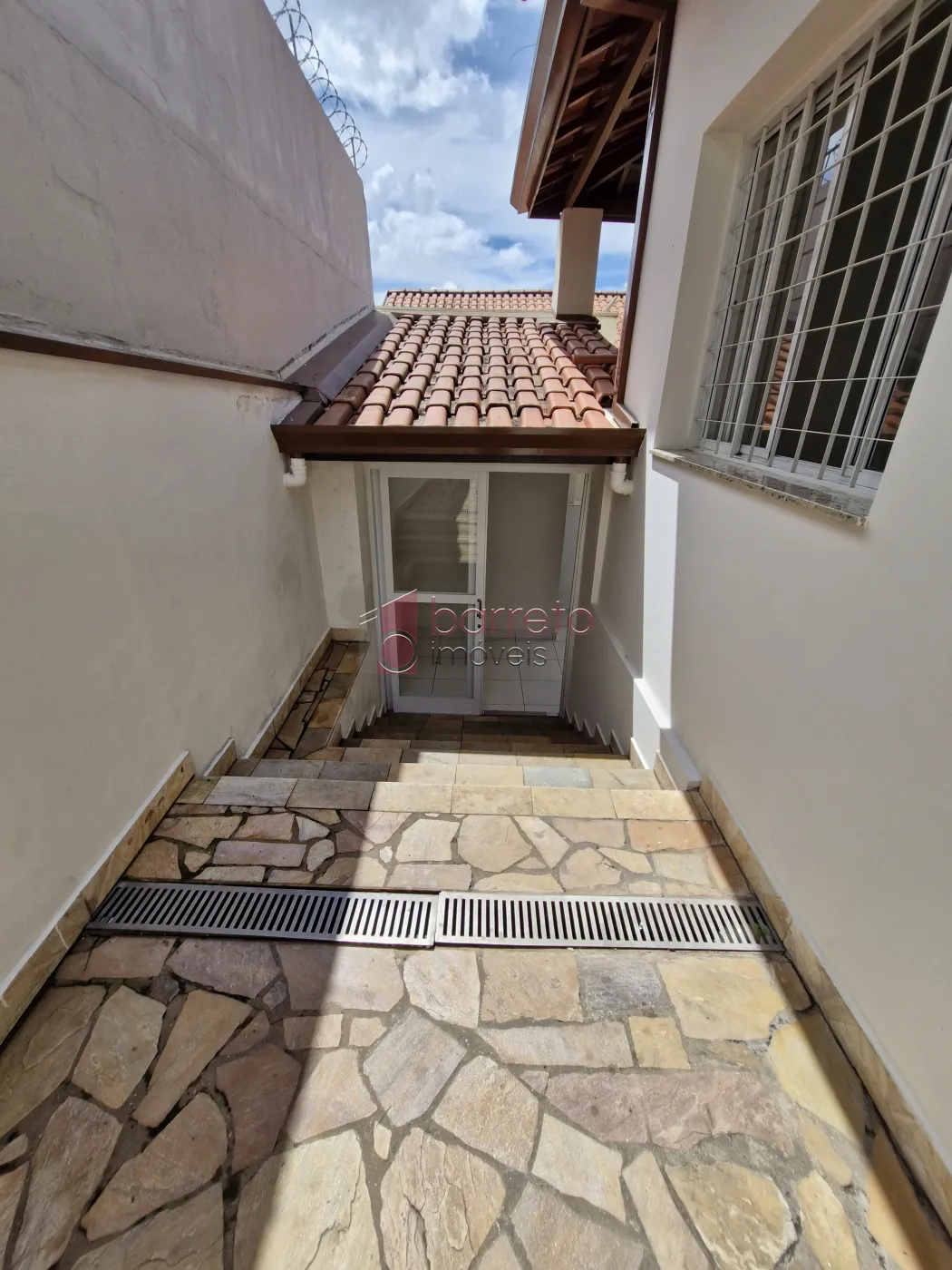 CASA TÉRREA PARA LOCAÇÃO NO BAIRRO ANHANGABAU – JUNDIAÍ/SP