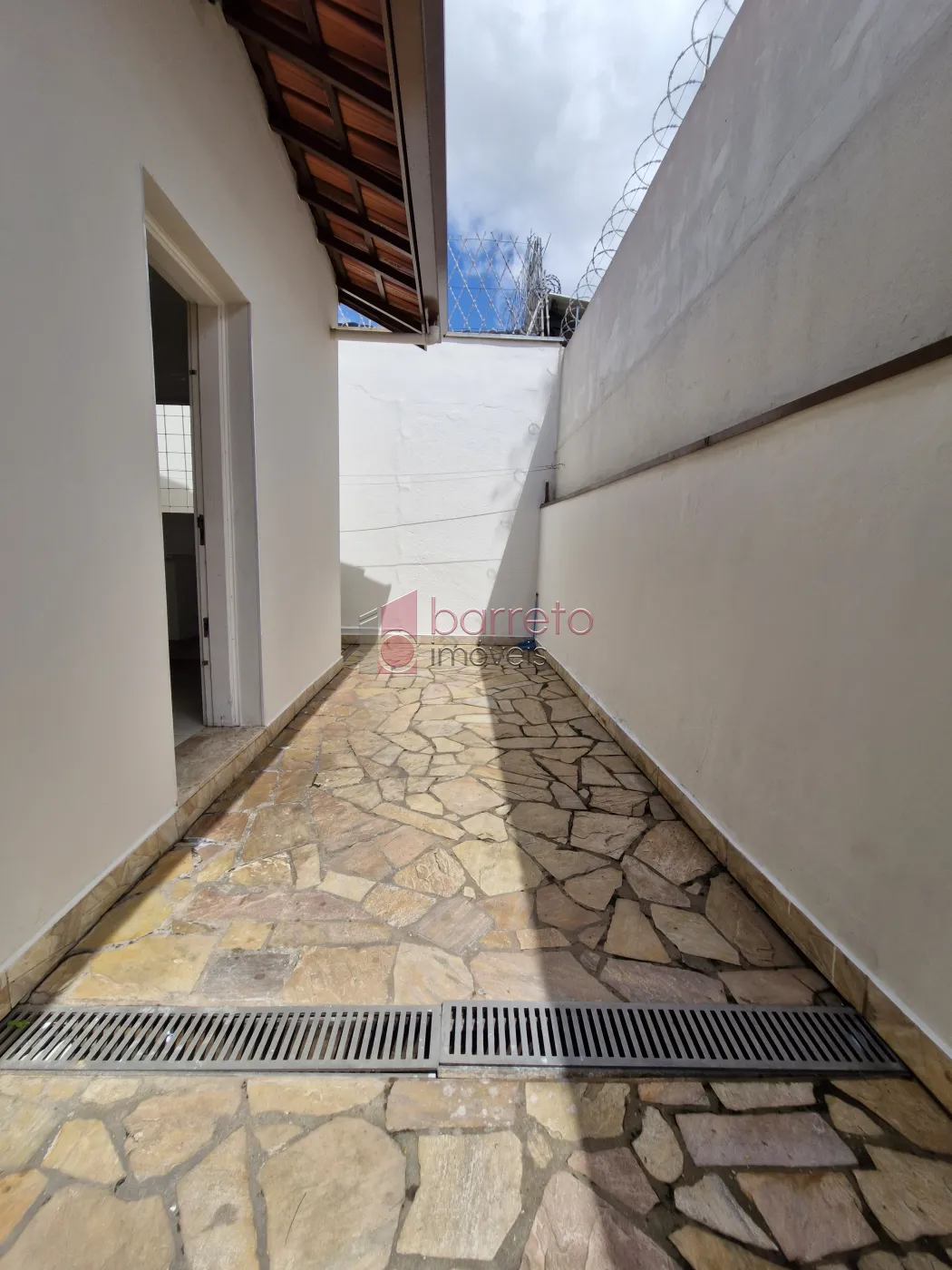 CASA TÉRREA PARA LOCAÇÃO NO BAIRRO ANHANGABAU – JUNDIAÍ/SP