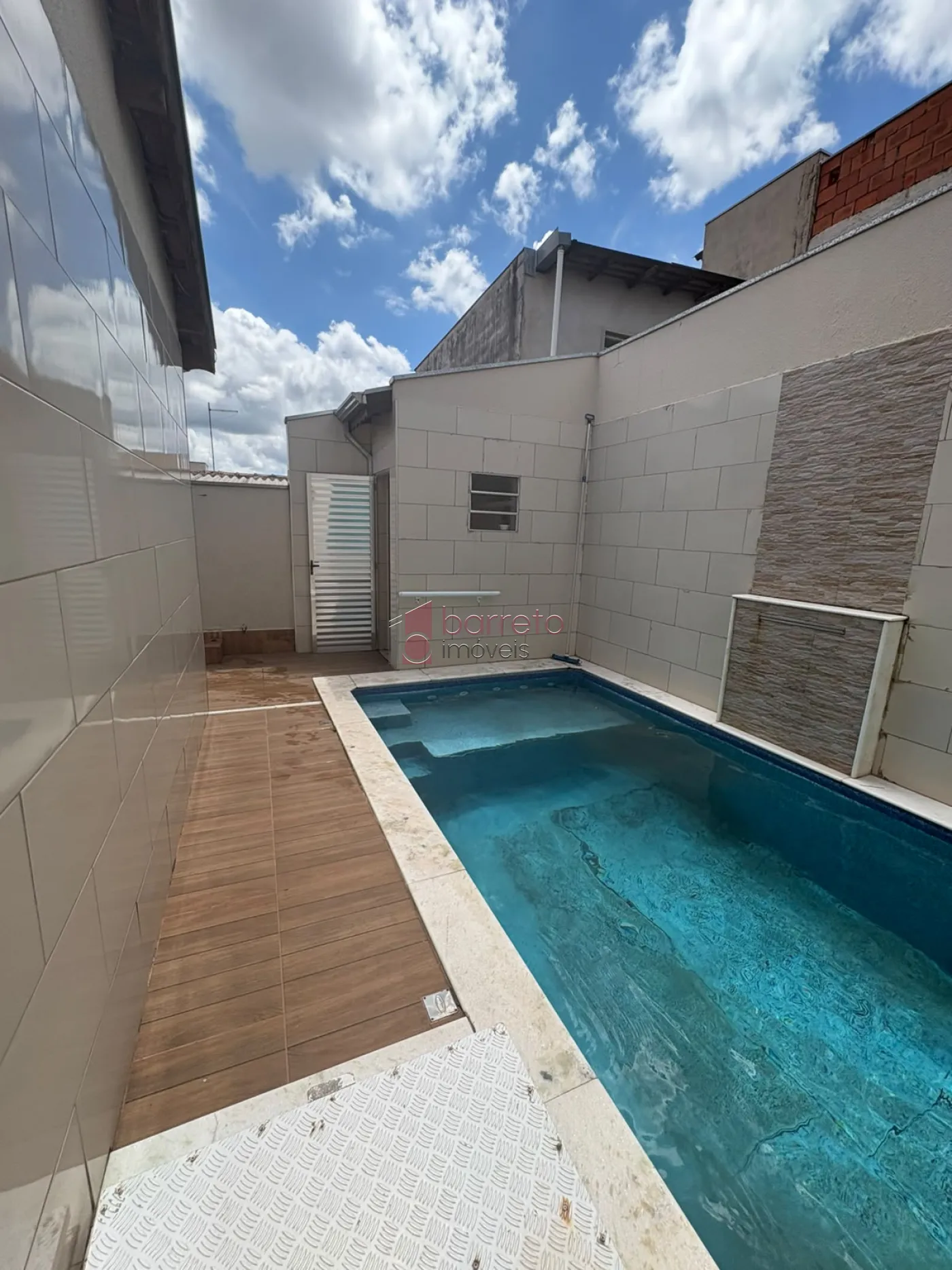 CASA TÉRREA À VENDA NO BAIRRO VILA HORTOLÂNDIA  EM JUNDIAÍ/SP