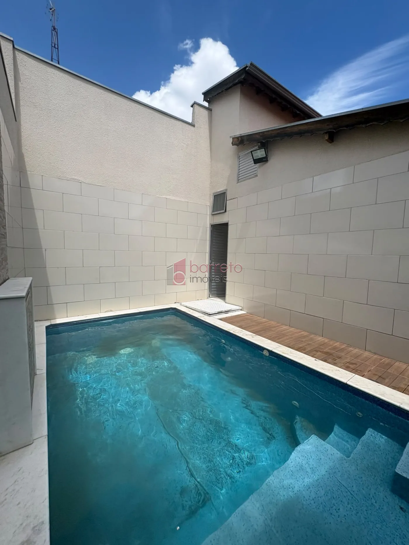 CASA TÉRREA À VENDA NO BAIRRO VILA HORTOLÂNDIA  EM JUNDIAÍ/SP