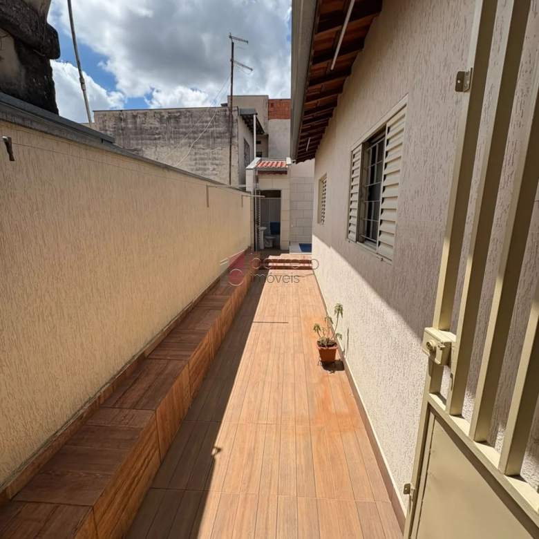 CASA TÉRREA À VENDA NO BAIRRO VILA HORTOLÂNDIA  EM JUNDIAÍ/SP