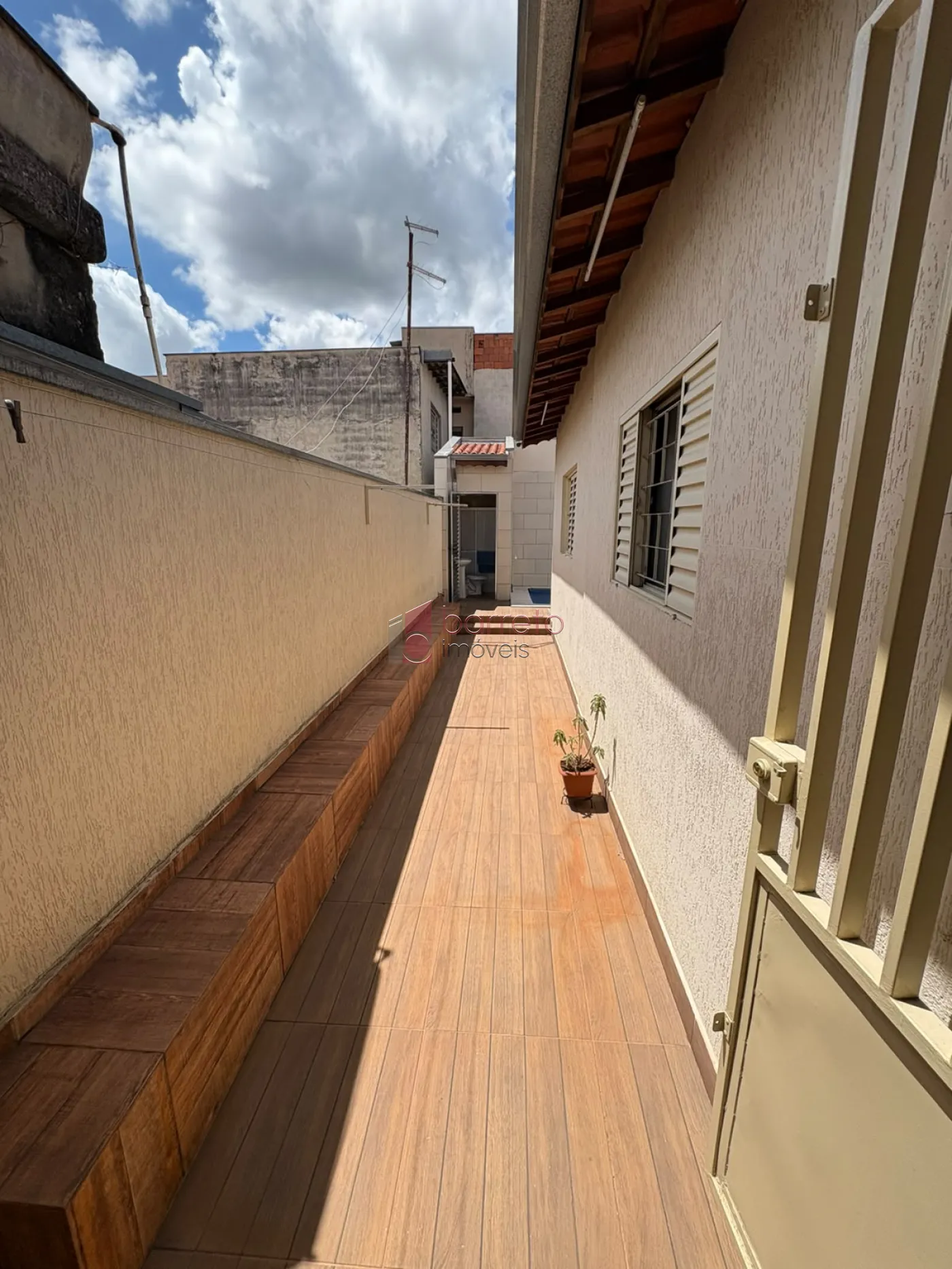 CASA TÉRREA À VENDA NO BAIRRO VILA HORTOLÂNDIA  EM JUNDIAÍ/SP