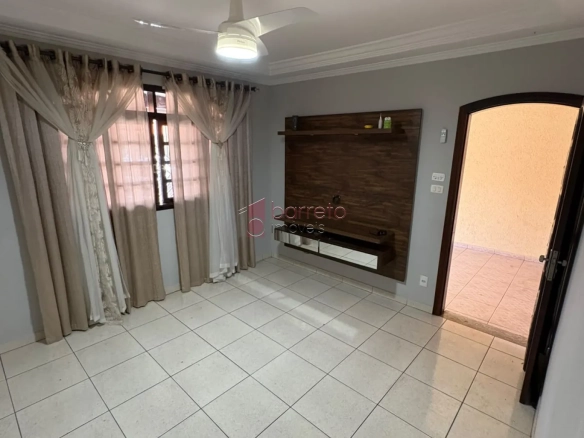 CASA TÉRREA À VENDA NO BAIRRO VILA HORTOLÂNDIA  EM JUNDIAÍ/SP