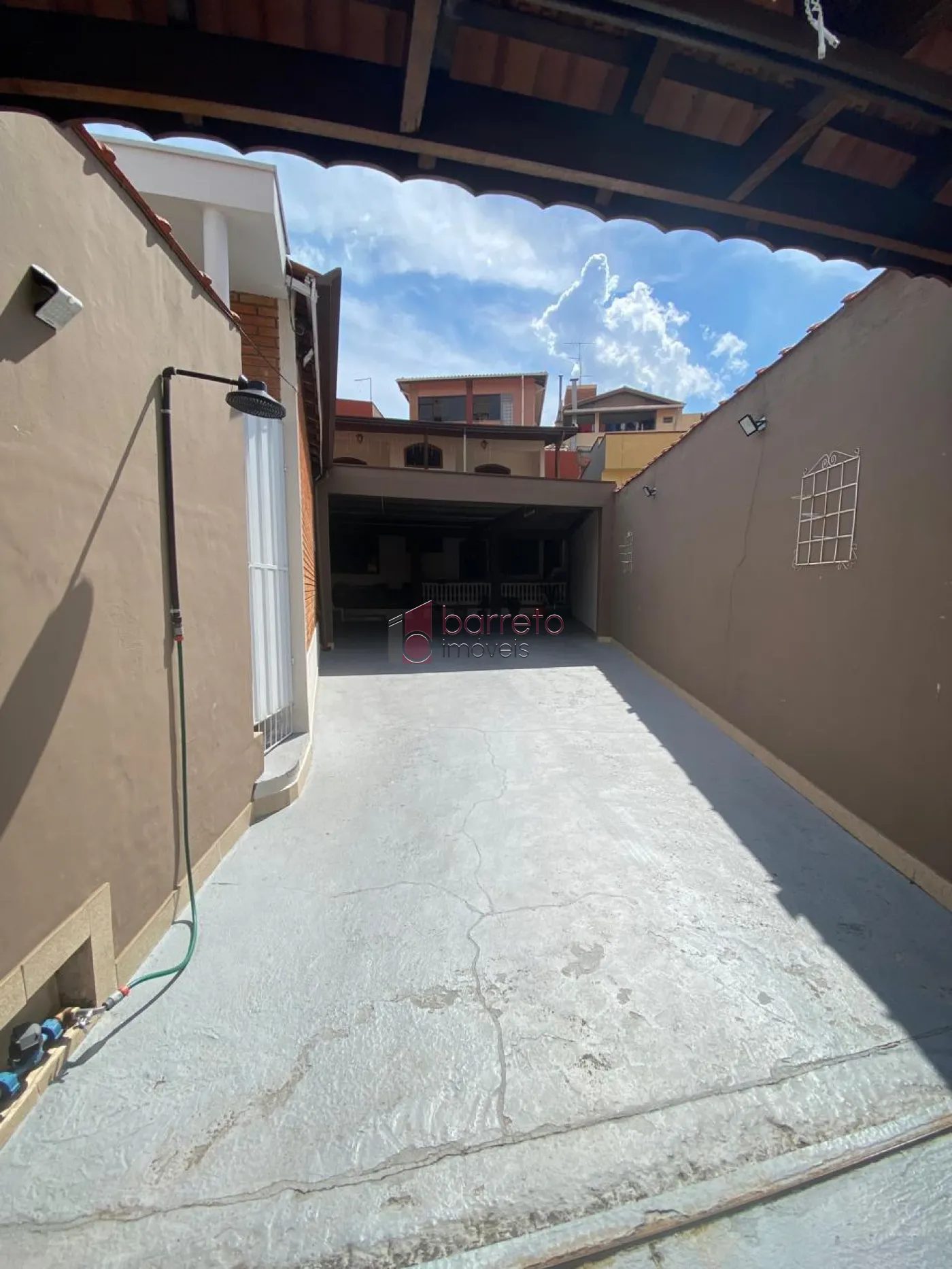 CASA COM EDÍCULA À VENDA NO JARDIM SANTANA – JUNDIAÍ/SP