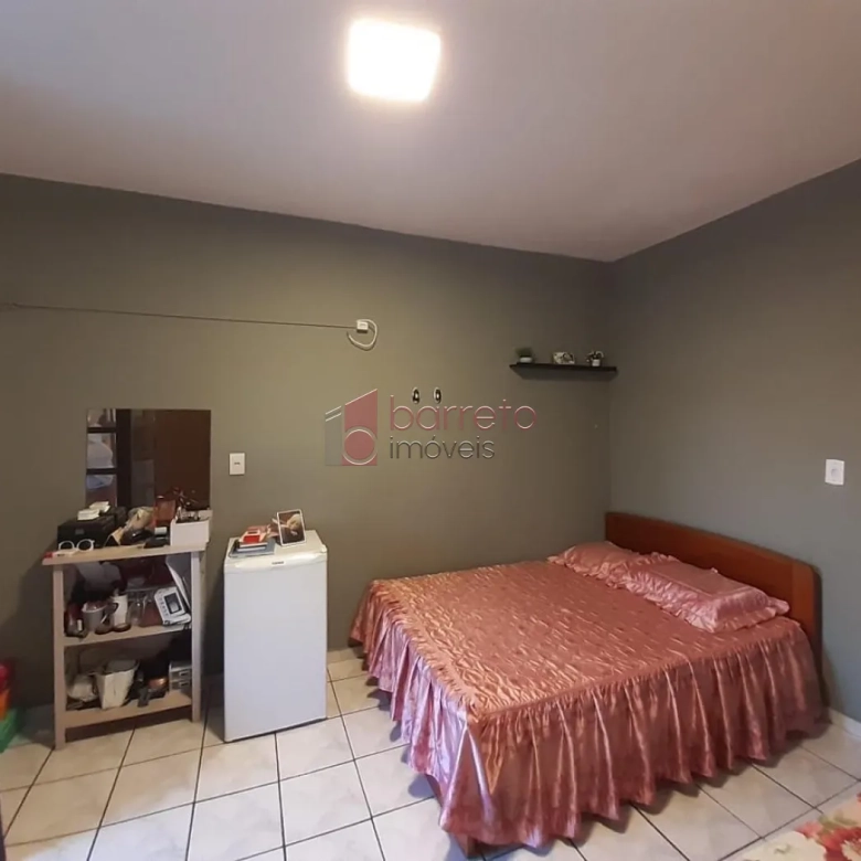 CASA COM EDÍCULA À VENDA NO JARDIM SANTANA – JUNDIAÍ/SP