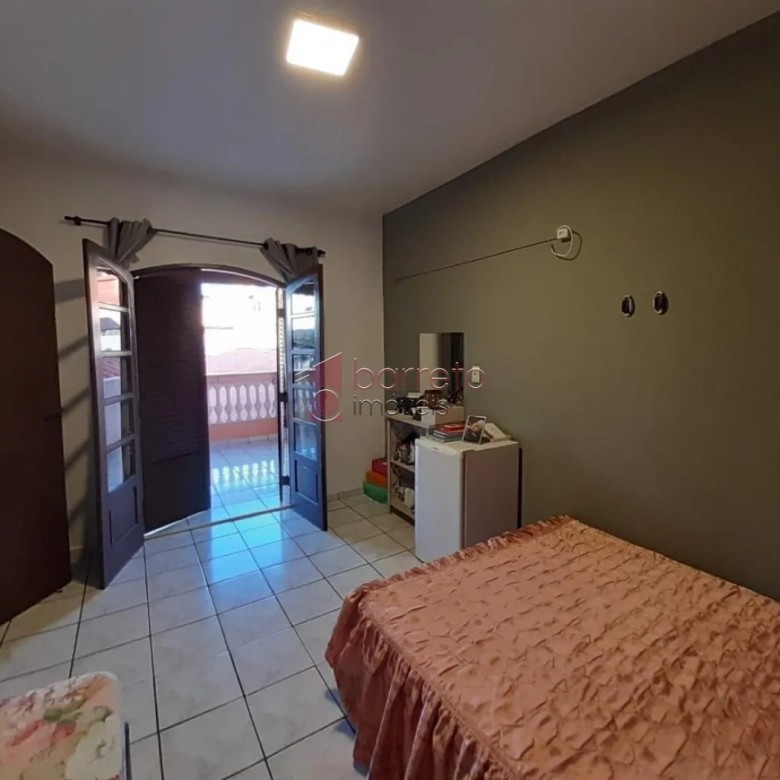 CASA COM EDÍCULA À VENDA NO JARDIM SANTANA – JUNDIAÍ/SP