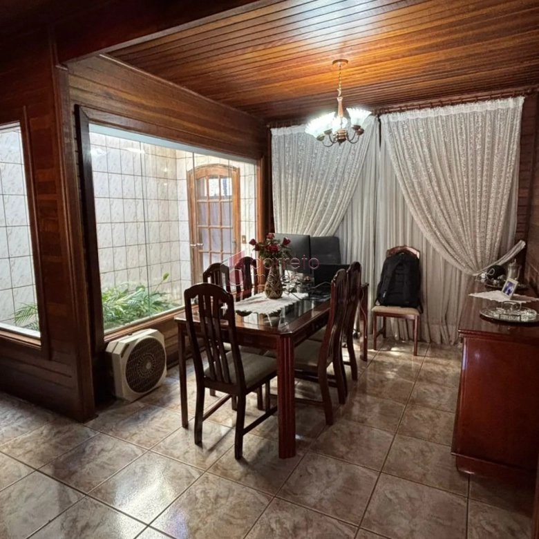 CASA À VENDA NO PARQUE SÃO LUIZ EM JUNDIAÍ/SP