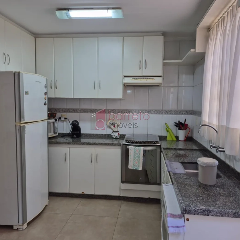 SOBRADO À VENDA COM 3 QUARTOS  NA VILA GUARANI, JUNDIAÍ – SP