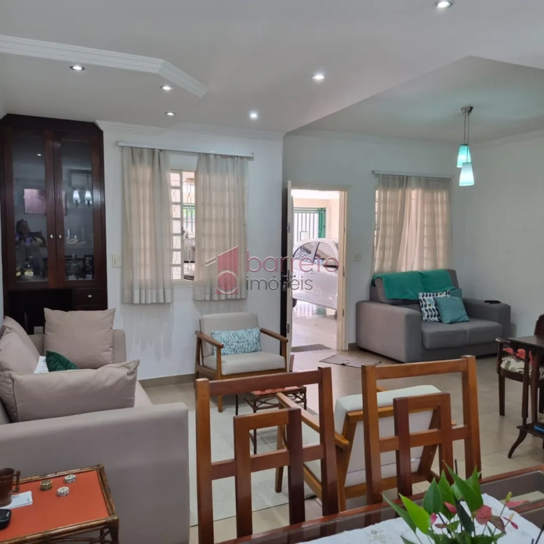 SOBRADO À VENDA COM 3 QUARTOS  NA VILA GUARANI, JUNDIAÍ – SP