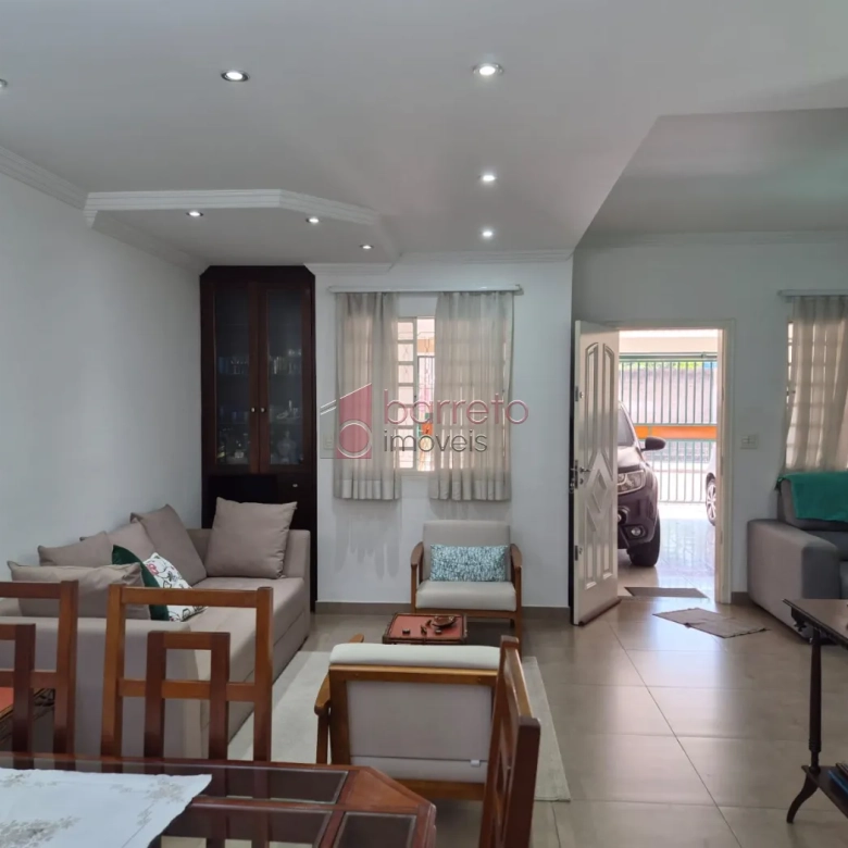 SOBRADO À VENDA COM 3 QUARTOS  NA VILA GUARANI, JUNDIAÍ – SP