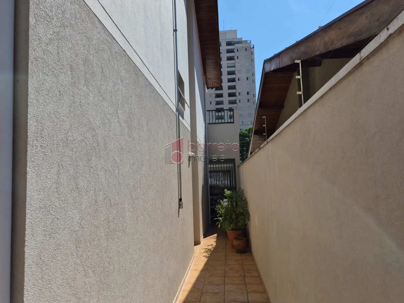 SOBRADO À VENDA COM 3 QUARTOS  NA VILA GUARANI, JUNDIAÍ – SP