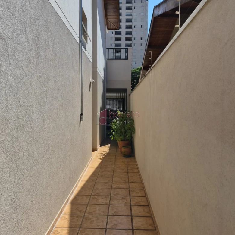 SOBRADO À VENDA COM 3 QUARTOS  NA VILA GUARANI, JUNDIAÍ – SP