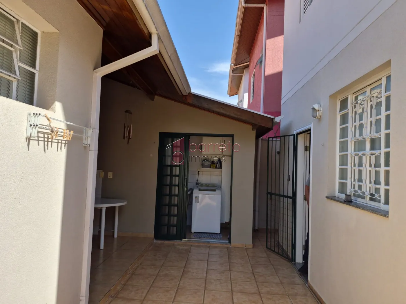 SOBRADO À VENDA COM 3 QUARTOS  NA VILA GUARANI, JUNDIAÍ – SP