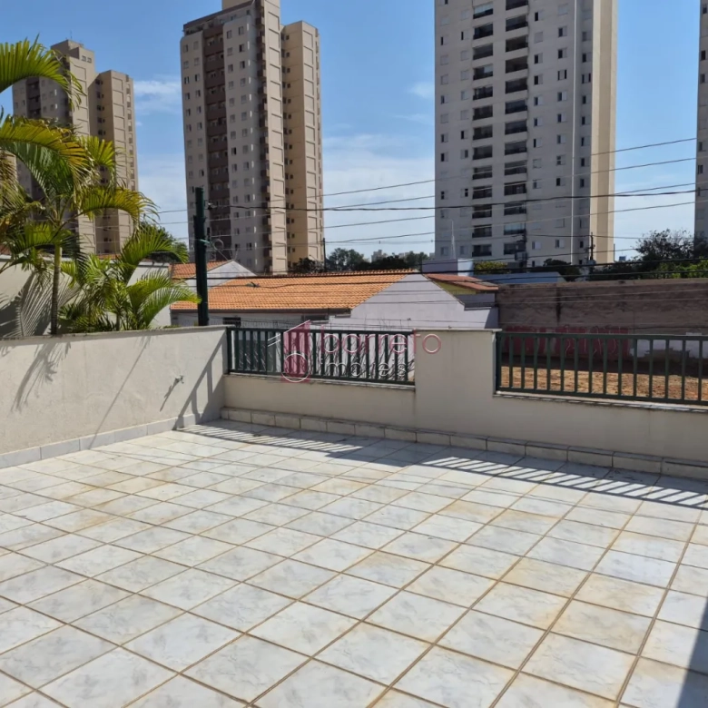 SOBRADO À VENDA COM 3 QUARTOS  NA VILA GUARANI, JUNDIAÍ – SP