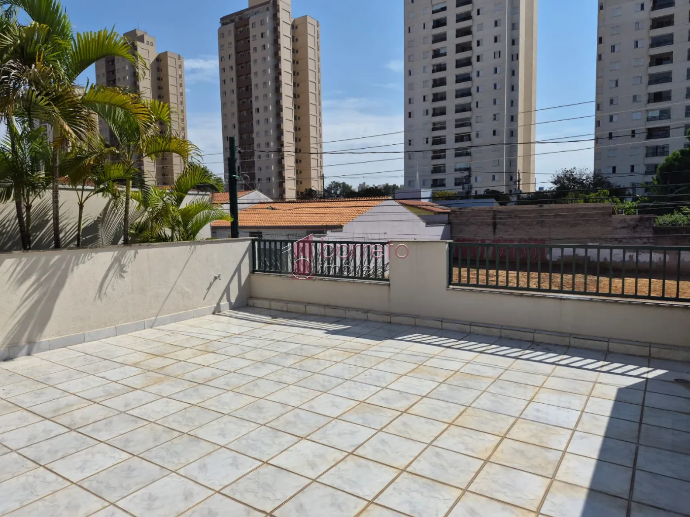 SOBRADO À VENDA COM 3 QUARTOS  NA VILA GUARANI, JUNDIAÍ – SP