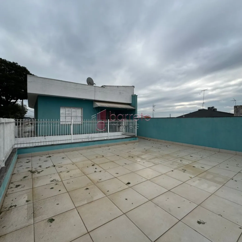CASA NO PISO SUPERIOR PARA LOCAÇÃO NA VILA NOVA ESPÉRIA – JUNDIAÍ/SP