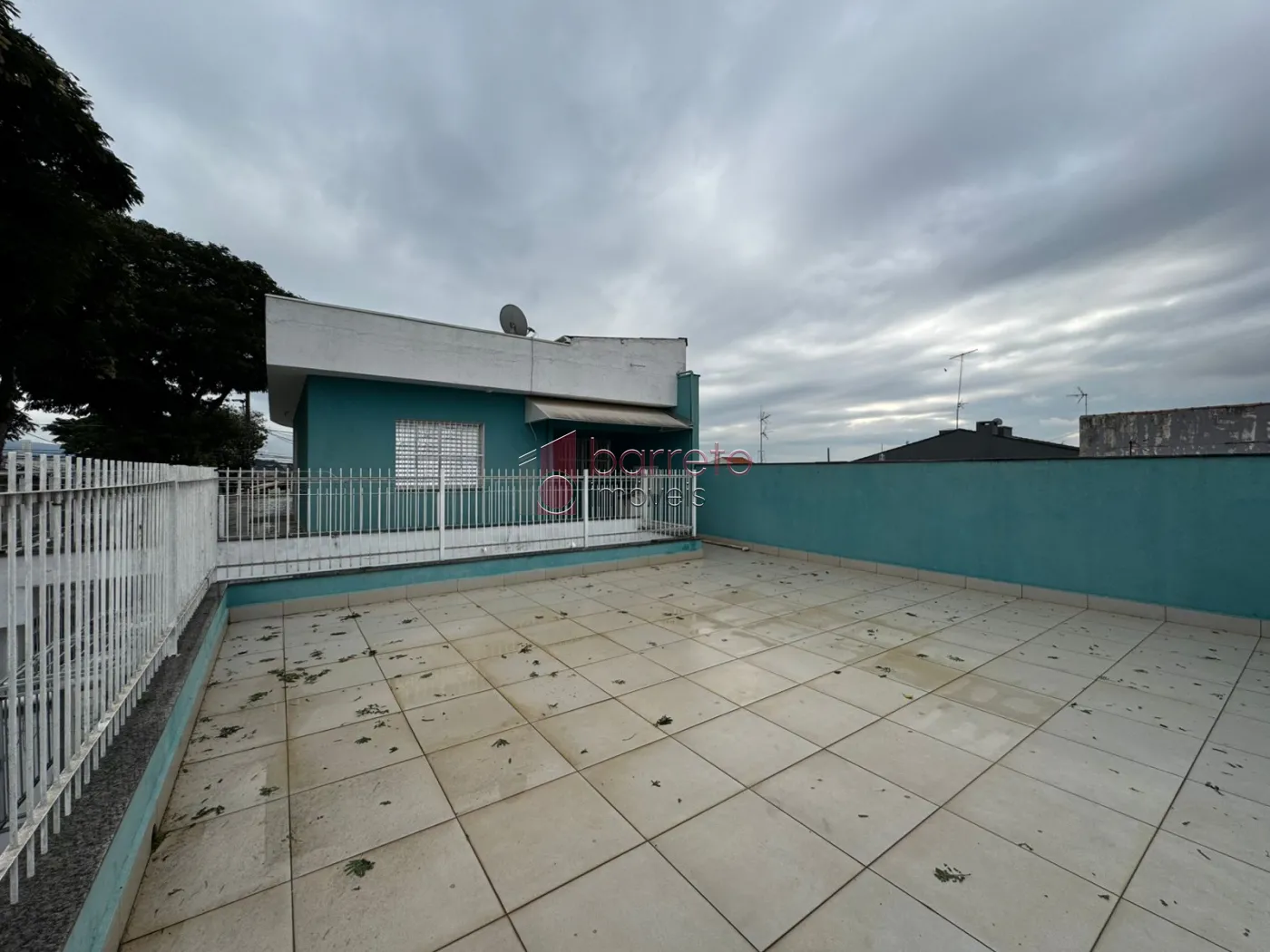 CASA NO PISO SUPERIOR PARA LOCAÇÃO NA VILA NOVA ESPÉRIA – JUNDIAÍ/SP