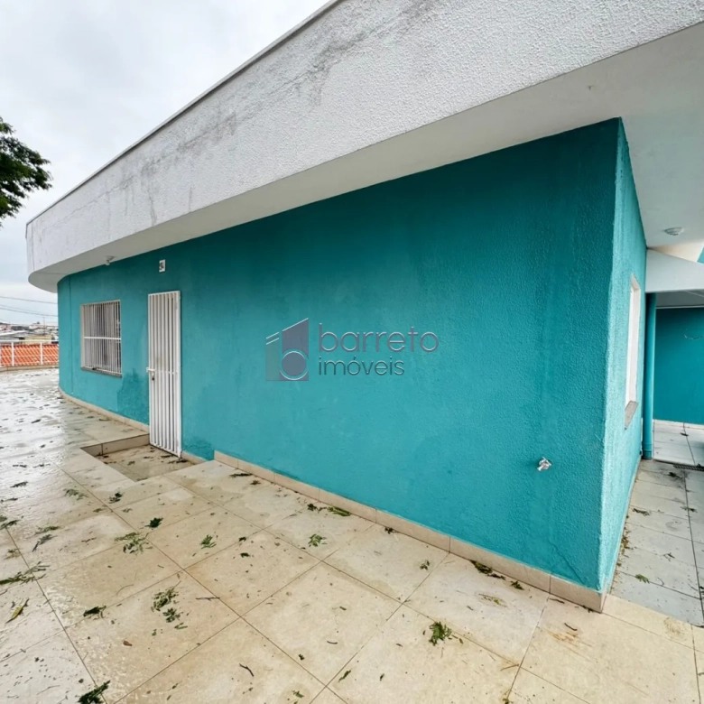 CASA NO PISO SUPERIOR PARA LOCAÇÃO NA VILA NOVA ESPÉRIA – JUNDIAÍ/SP