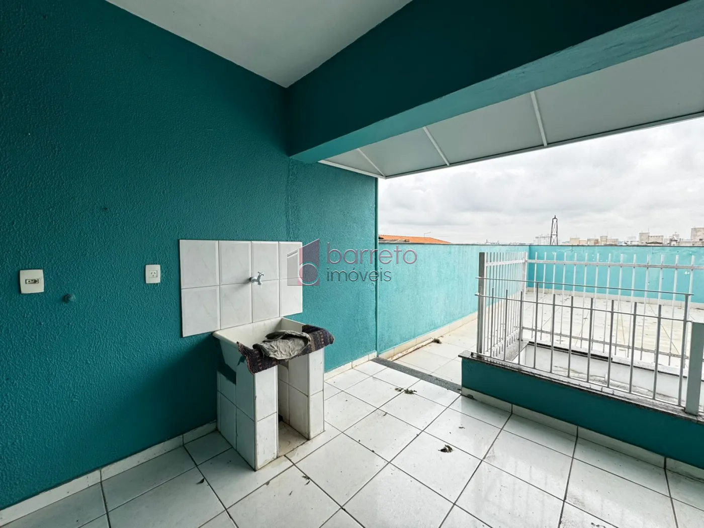 CASA NO PISO SUPERIOR PARA LOCAÇÃO NA VILA NOVA ESPÉRIA – JUNDIAÍ/SP