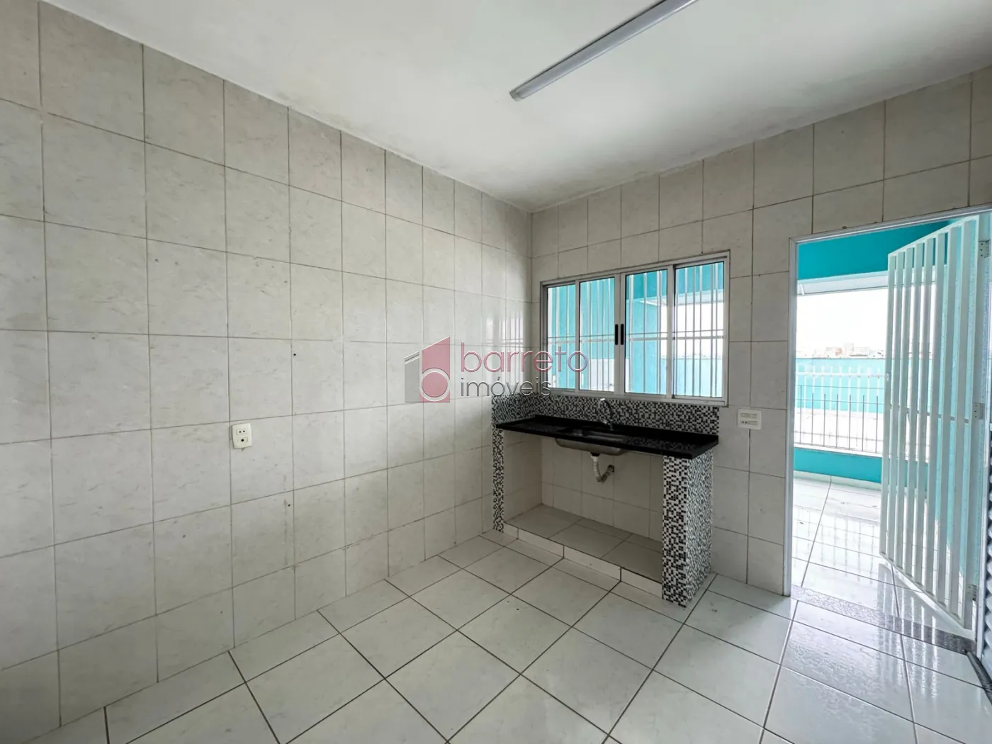 CASA NO PISO SUPERIOR PARA LOCAÇÃO NA VILA NOVA ESPÉRIA – JUNDIAÍ/SP
