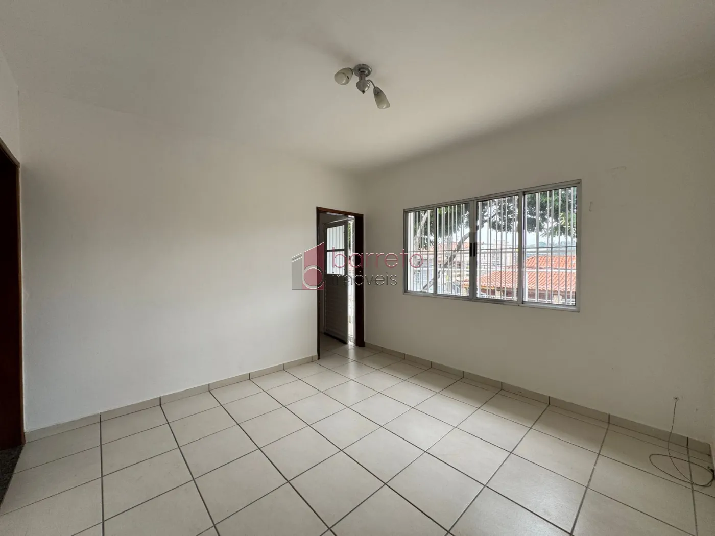 CASA NO PISO SUPERIOR PARA LOCAÇÃO NA VILA NOVA ESPÉRIA – JUNDIAÍ/SP