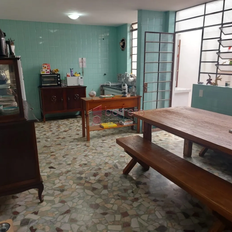 CASA À VENDA NO BAIRRO ANHANGABAÚ EM JUNDIAÍ/SP
