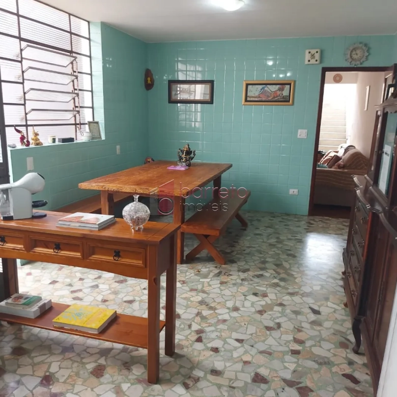 CASA À VENDA NO BAIRRO ANHANGABAÚ EM JUNDIAÍ/SP