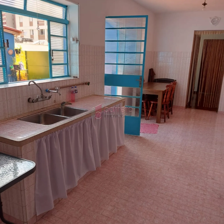 CASA À VENDA NO BAIRRO ANHANGABAÚ EM JUNDIAÍ/SP