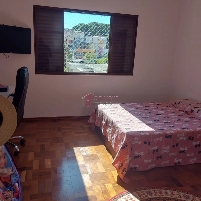 CASA À VENDA NO BAIRRO ANHANGABAÚ EM JUNDIAÍ/SP