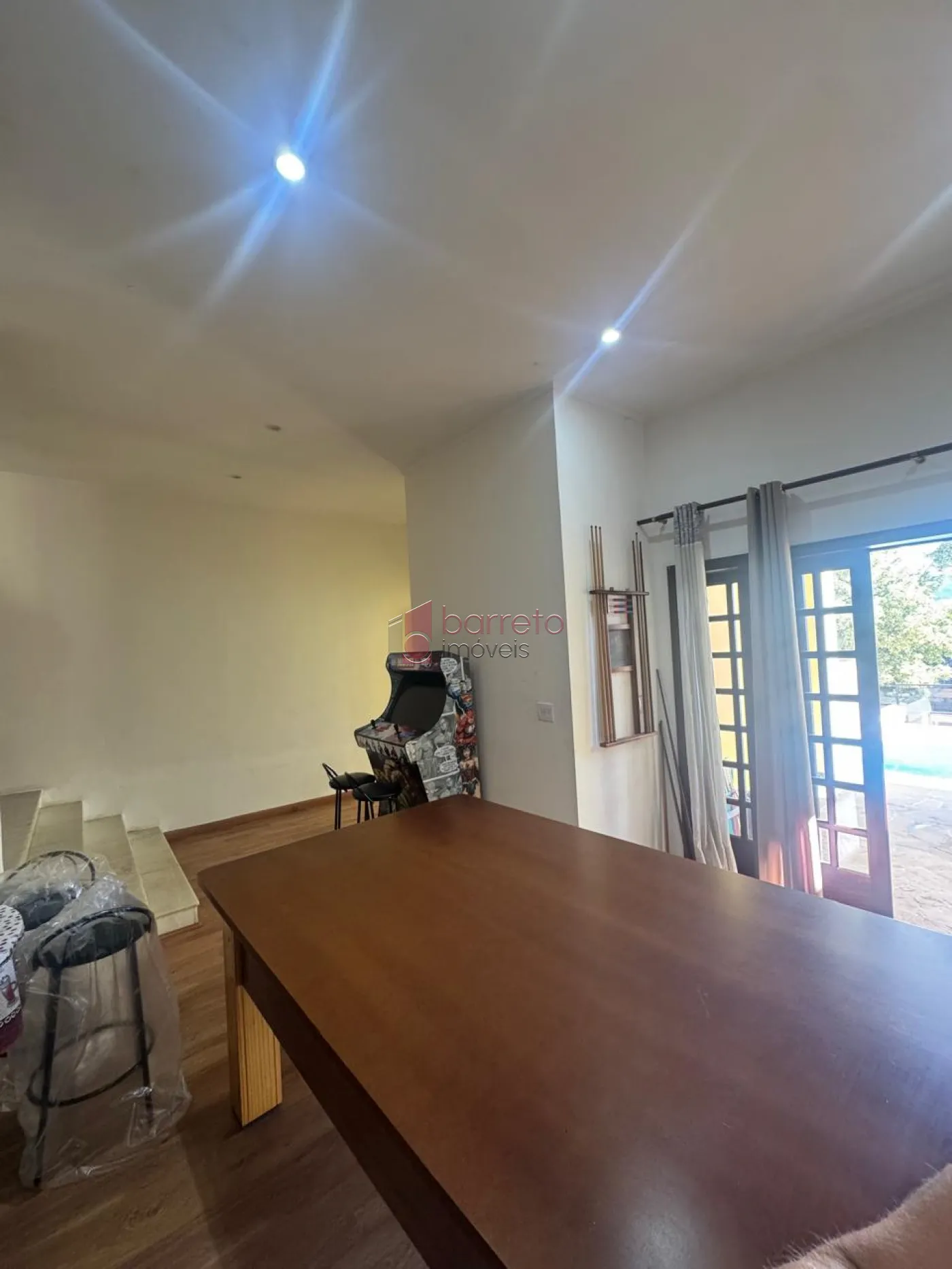 VENDE SE CASA COMERCIAL/RESIDENCIAL NO JARDIM ANA MARIA – JUNDIAÍ /SP –
