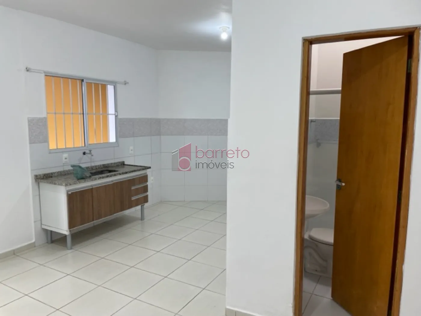 CASA TÉRREA COM ENTRADA COMPARTILHADA PARA LOCAÇÃO NA REGIÃO CENTRAL – JUNDIAÍ/SP