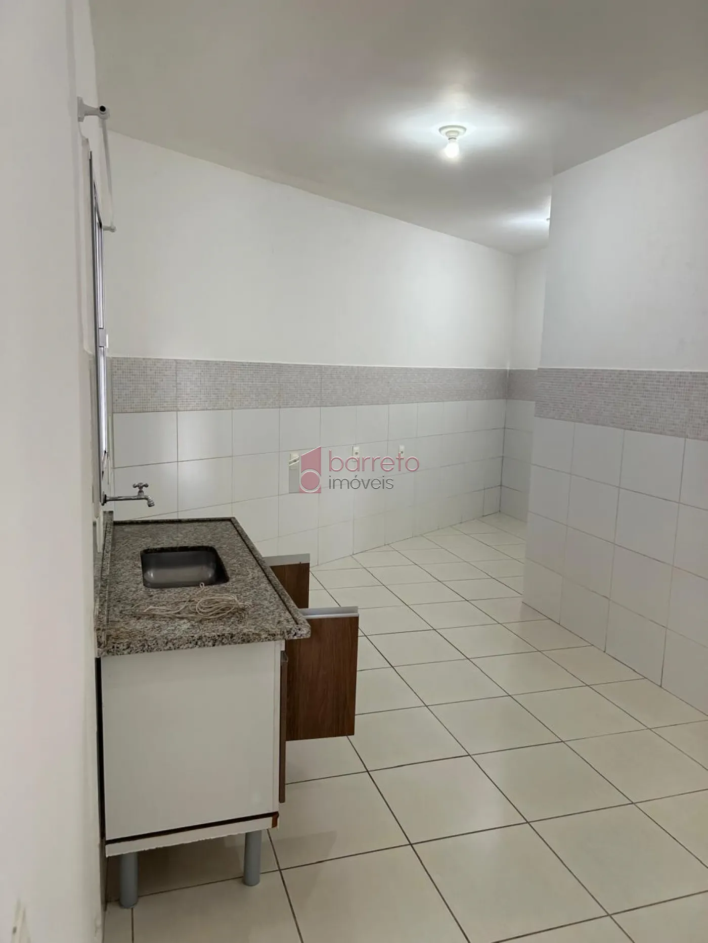 CASA TÉRREA COM ENTRADA COMPARTILHADA PARA LOCAÇÃO NA REGIÃO CENTRAL – JUNDIAÍ/SP